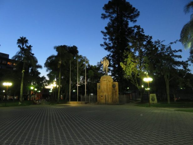 Plaza 19 de Abril mit Artigas-Denkmal...